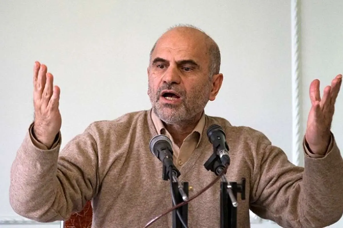 مومنی: دلبستگی به رانت ویژگی دولت روحانی و احمدینژاد است