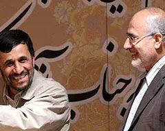 "بین شعار و عمل آقای احمدی نژاد فاصله بسیاری است"