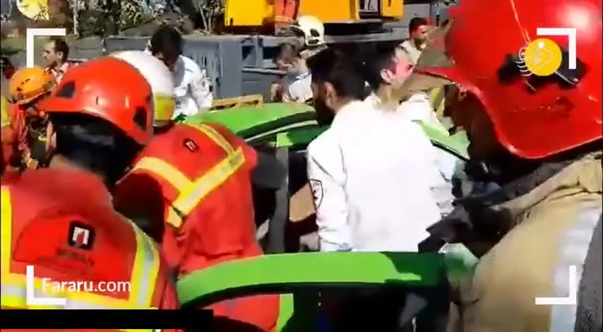 (ویدئو) حادثه تلخ واژگونی جرثقیل در بزرگراه محلاتی