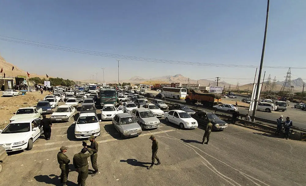 (تصاویر) ترافیک جاده منتهی به کرمانشاه در آستانه اربعین