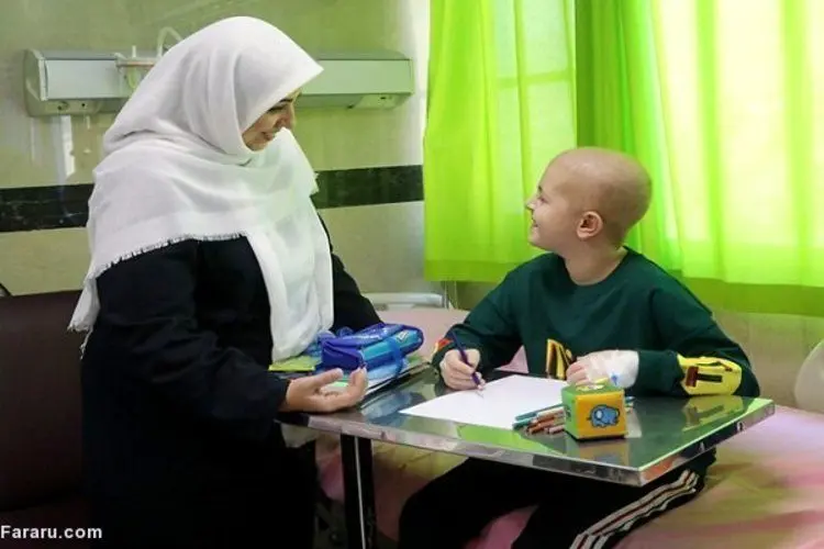 از میز و نیمکت خبری نیست؛ داستان آموزش به کودکان سرطانی