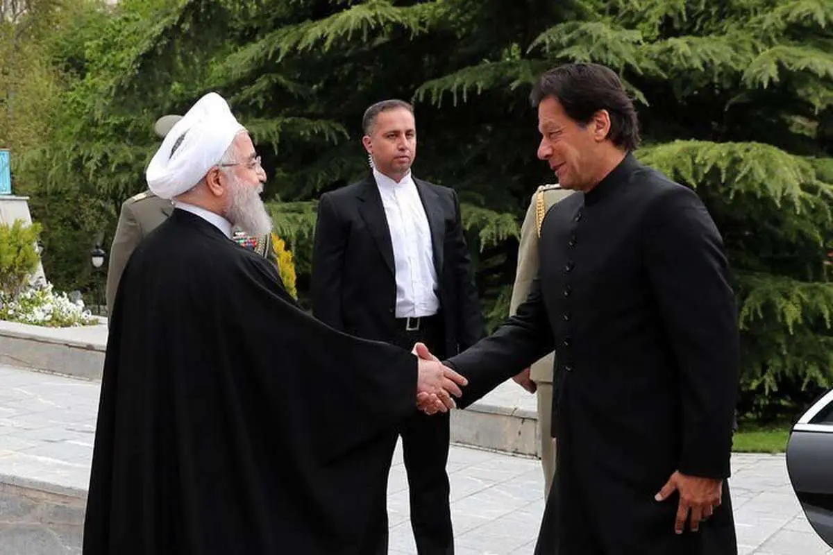 عمران خان در تهران؛ سفرهای سری مشکلات را حل میکند؟