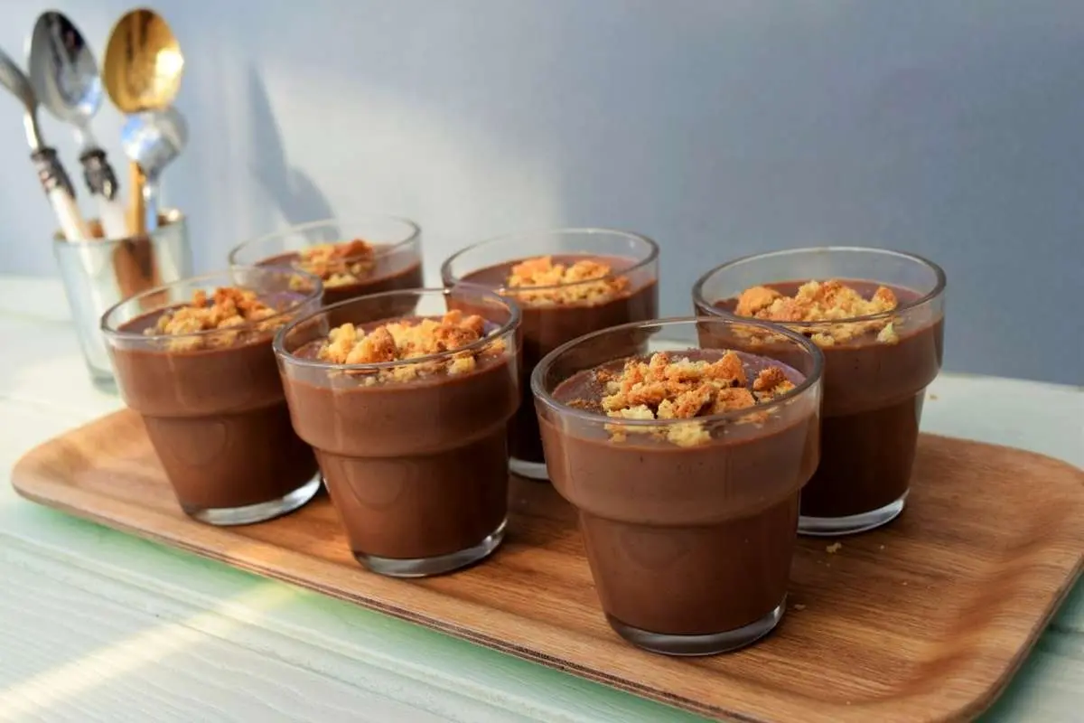 طرز تهیه پودینگ شکلاتی ساده و خوشمزه