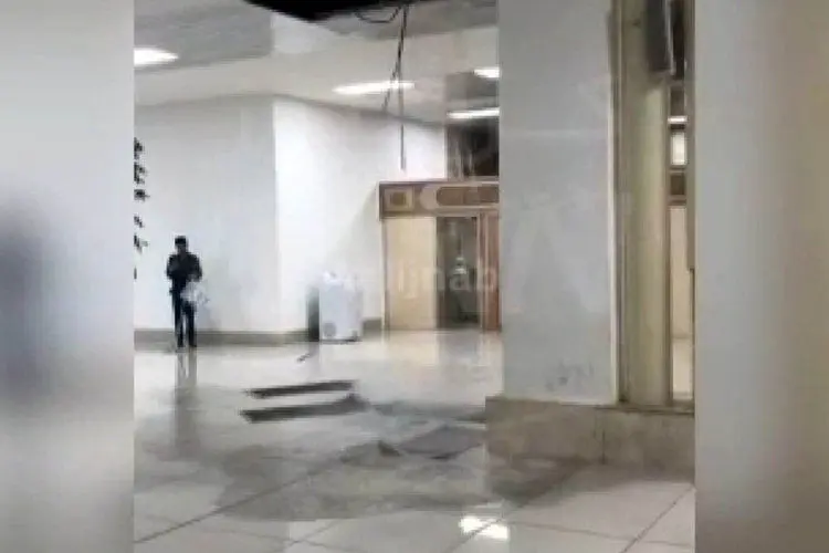 بخشی از سقف فرودگاه مهرآباد ریخت