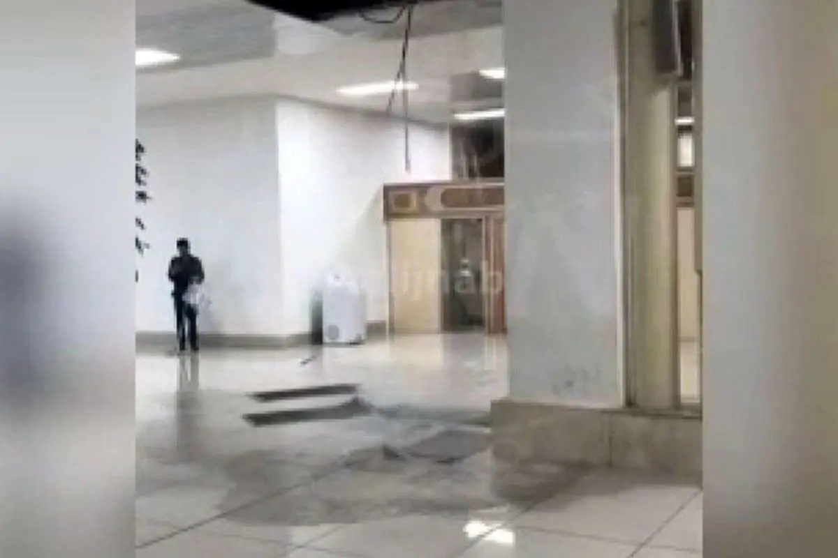 بخشی از سقف فرودگاه مهرآباد ریخت