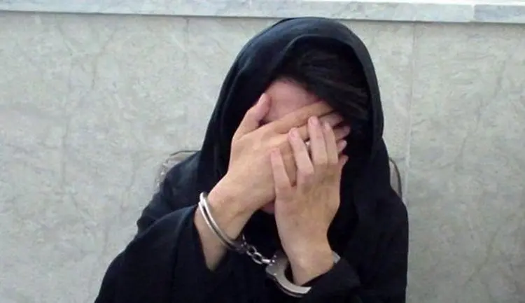 دستبند پلیس عاقبت زن بلندپرواز و پرتوقع!