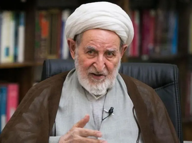 انتقاد تند جامعه مدرسین به حضور زنان در ورزشگاه