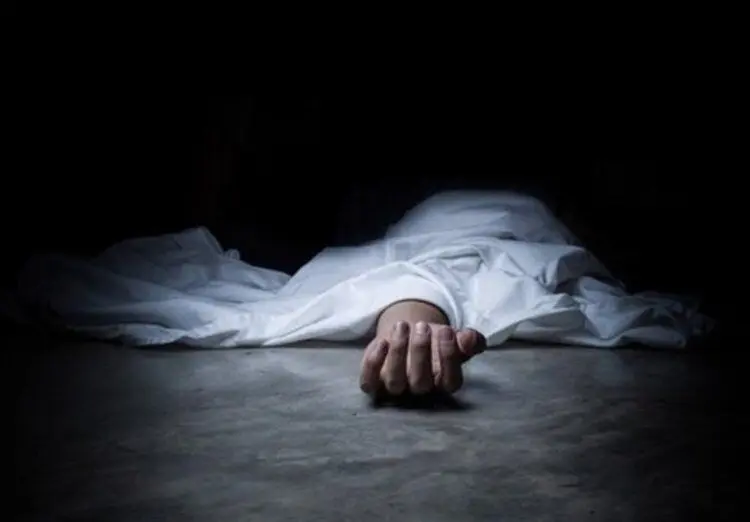 دختر دانشجو خود را از پنجره دانشگاه به پایین پرتاب کرد