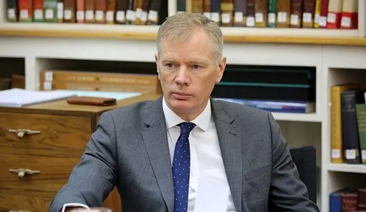 سفیر انگلیس در تهران: تلاش می‌کنیم ایران از مزایای برجام برخوردار شود