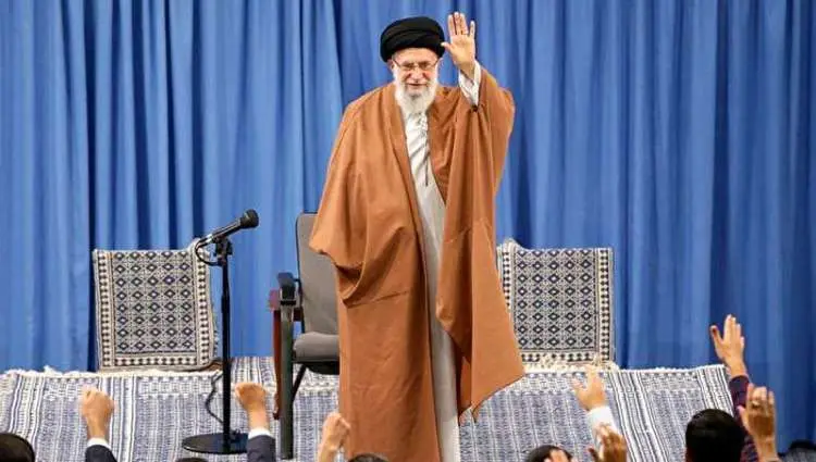 جمله‌ای مهم از رهبر انقلاب درباره مکرون در توئیتر