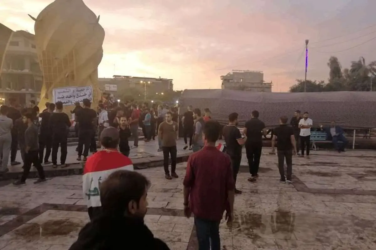 تجمع در برابر کنسولگری ایران در کربلا