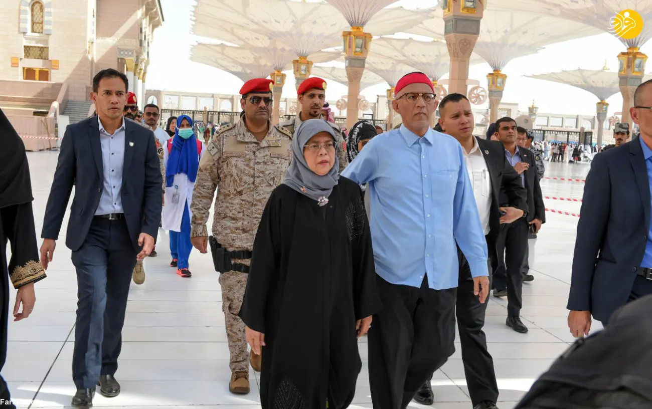 (تصویر) حجاب خانم رئیس جمهور هنگام زیارت حرم پیامبر(ص)