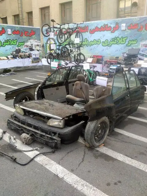 (عکس) فروش کیلویی پراید در جنوب تهران توسط پدر و پسر سارق