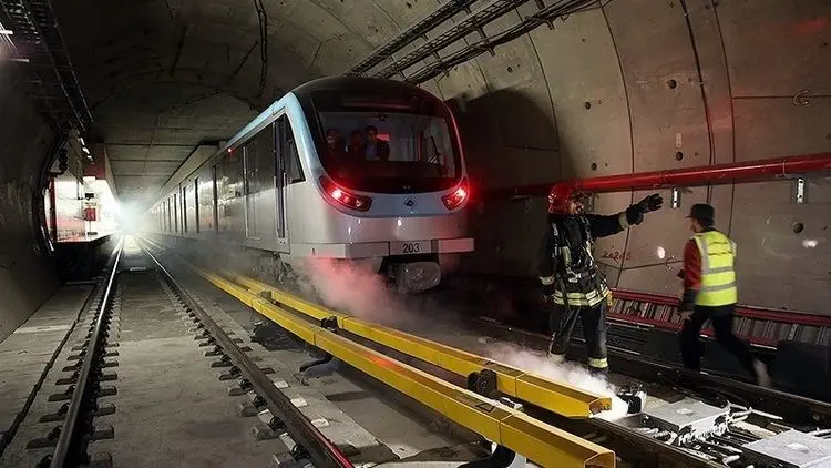 مرگ کارگر بر اثر برخورد با قطار مترو