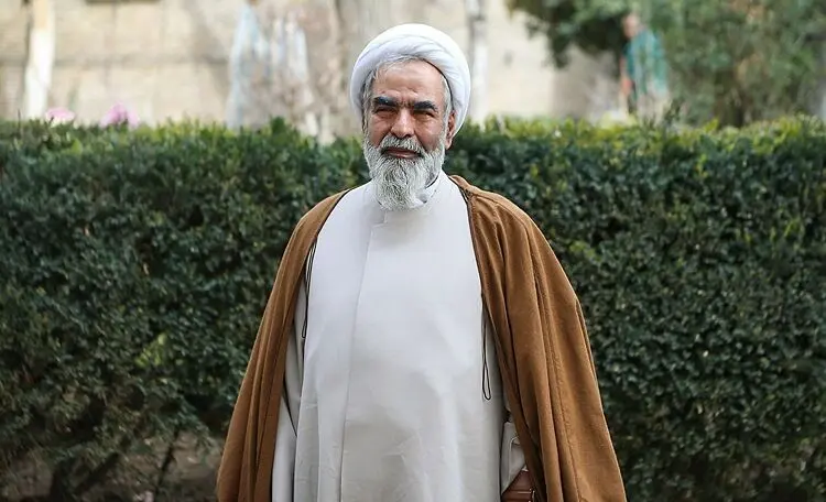 حمایت روح‌الله حسینیان از ورود احمدی‌نژاد به انتخابات