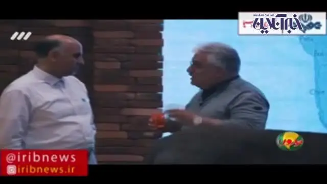 (ویدئو) دوشیدن و خوردن شیر الاغ در برنامه شبکه سه