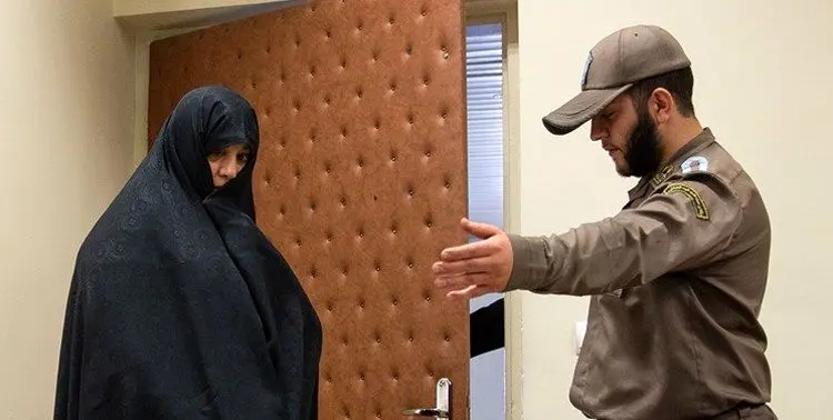 قرار بازداشت «شبنم نعمت‌زاده» تمدید شد