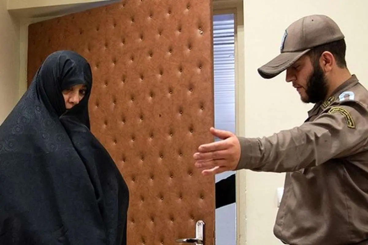 قرار بازداشت «شبنم نعمتزاده» تمدید شد
