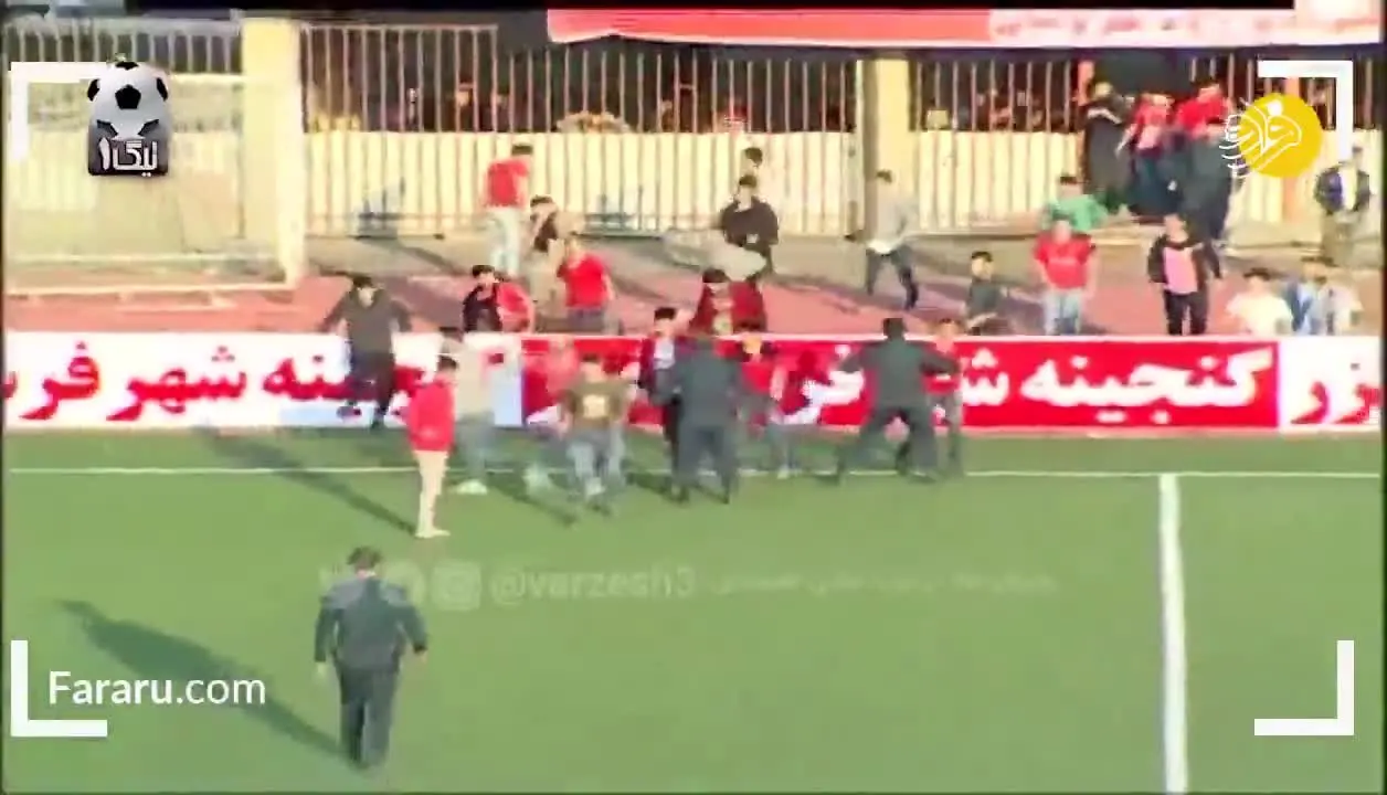 (ویدئو) اتفاقات عجیب در استادیوم سردار جنگل رشت