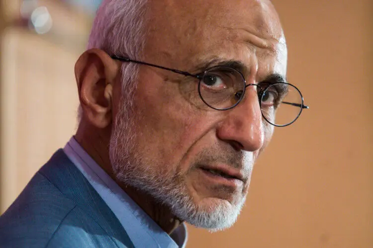 میرسلیم: لاریجانی از قم نامزد نشود