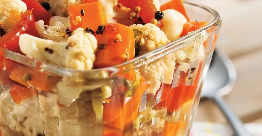 طرز تهیه ترشی هفت بیجار یا ترشی مخلوط خانگی و جا افتاده