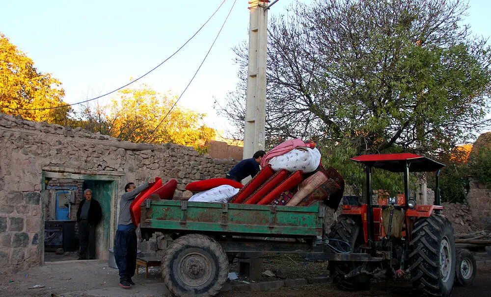 (تصاویر) وضعیت امدادرسانی در روستای زلزله‌زده ورنکش