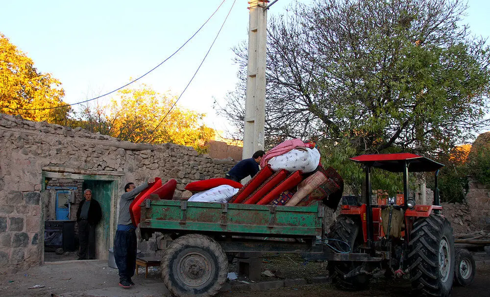 (تصاویر) وضعیت امدادرسانی در روستای زلزله‌زده ورنکش