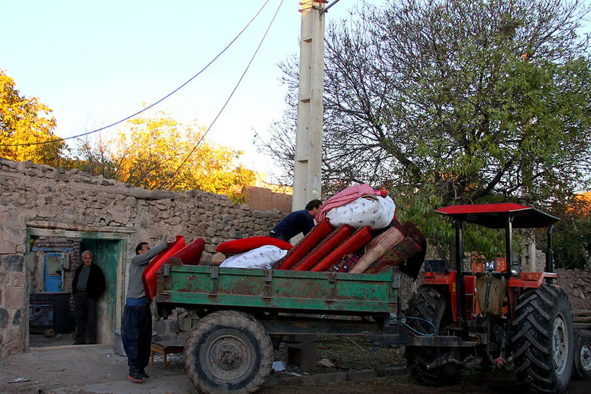 (تصاویر) وضعیت امدادرسانی در روستای زلزلهزده ورنکش