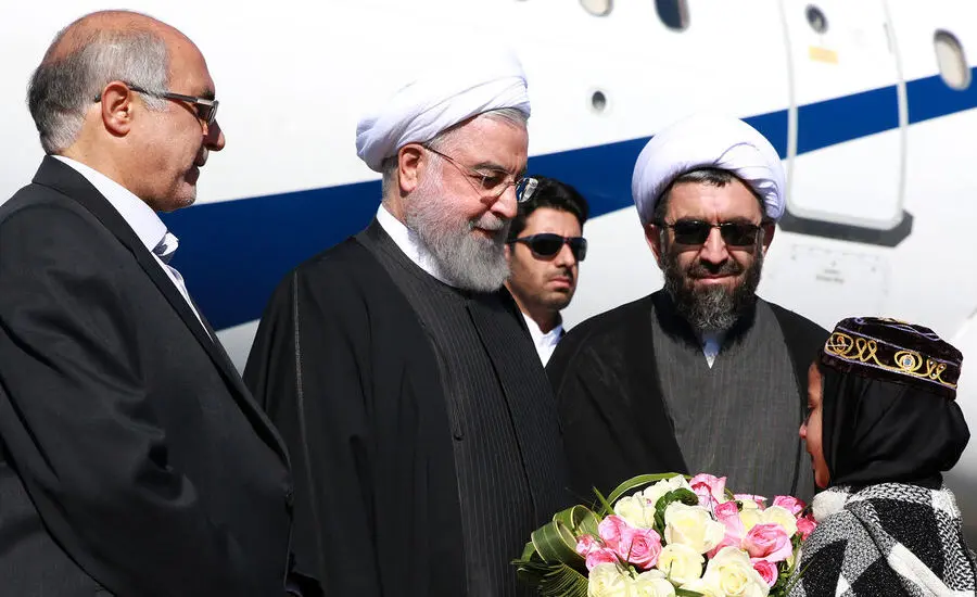 (تصاویر) روحانی در جمع مردم رفسنجان