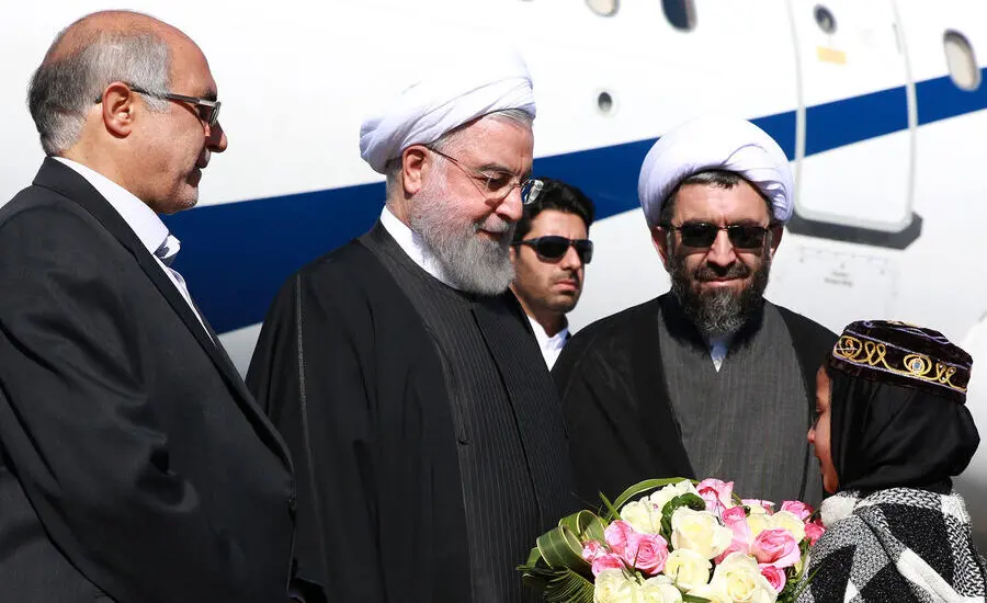(تصاویر) روحانی در جمع مردم رفسنجان