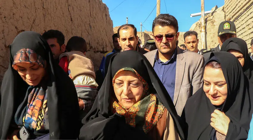 (تصاویر) سفر معصومه ابتکار به مناطق زلزله‌زده آذربایجان شرقی