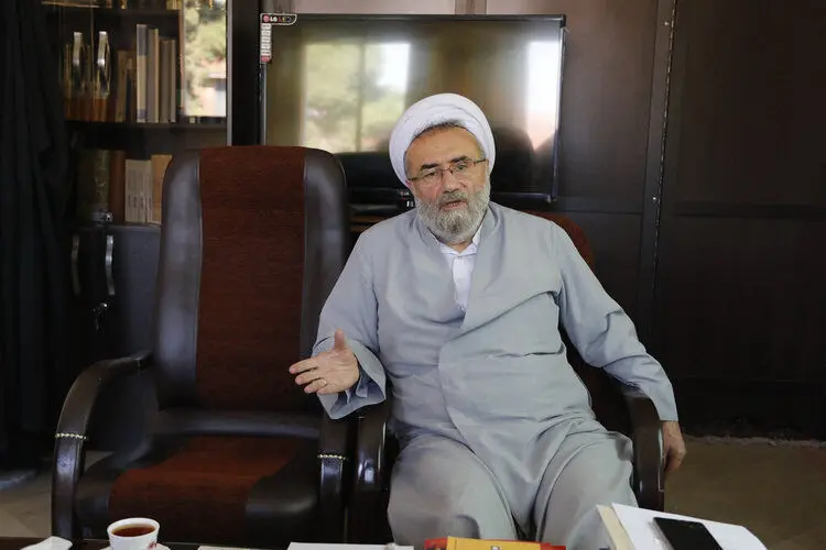 پیشنهاد روزنامه جمهوری اسلامی به دولت درباره نرخ بنزین