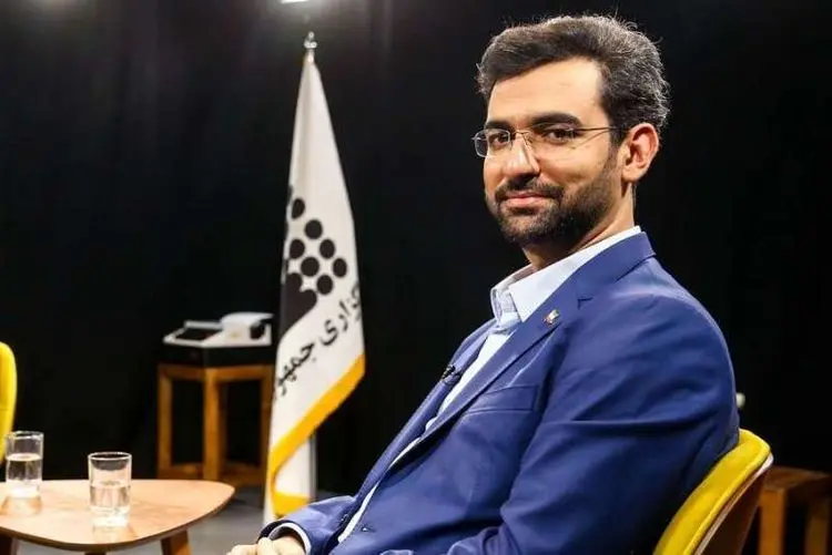 سخنگوی فراکسیون مستقلین به نقل از آذری جهرمی: نقشی در قطع و وصل شدن اینترنت ندارم