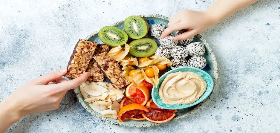 ۱۲ میان وعده سالم که گرسنگی عصرانه شما را به راحتی برطرف می‌کند