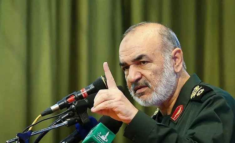 سردار سلامی: از خط قرمز ما عبور کنید، نابودتان می‌کنیم