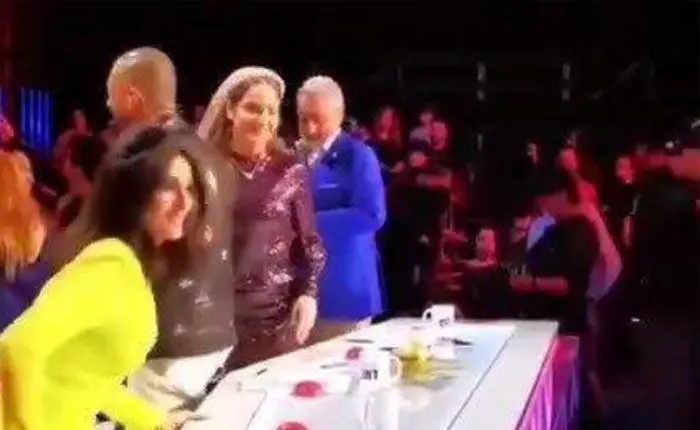 حمله کیهان به مهناز افشار و حامد بهداد