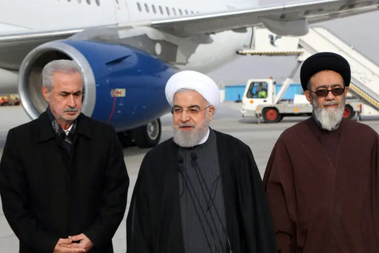 روحانی: روند بازسازی مناطق زلزله‌زده را بررسی خواهیم کرد