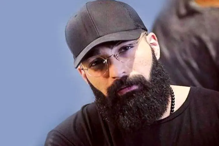 حضور خواننده معروف در دادگاه