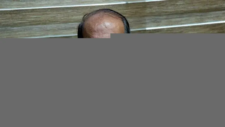 عباس عبدی: رهبری وسط میدان آمد و بحران را جمع کرد