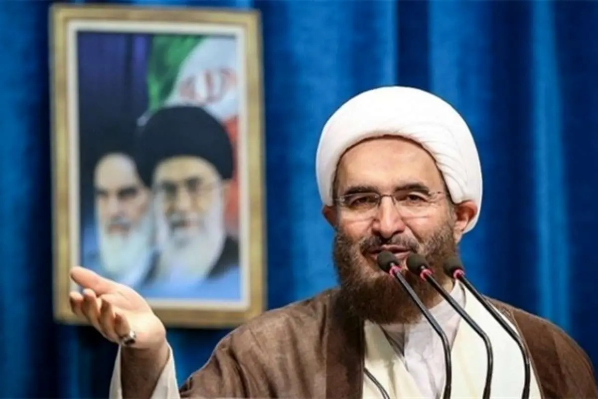 انتقاد امام جمعه تهران از تاخیر ۴ ساله اصلاح قیمت بنزین