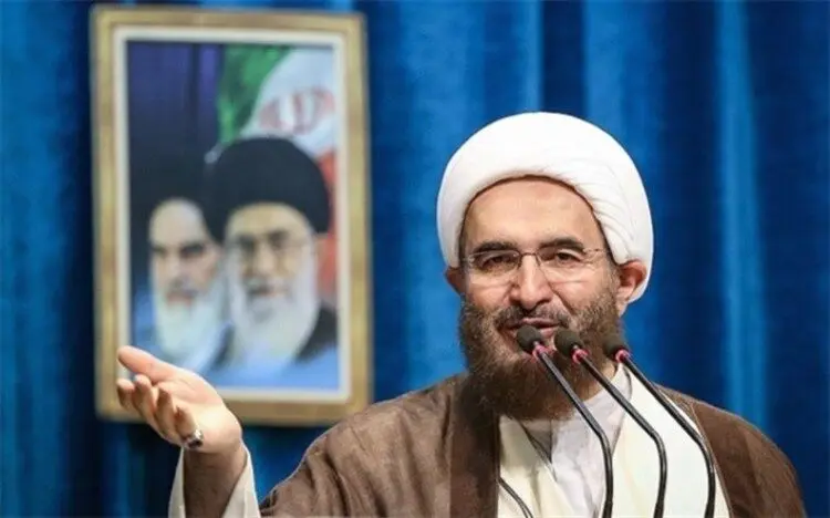انتقاد امام جمعه تهران از تاخیر ۴ ساله اصلاح قیمت بنزین
