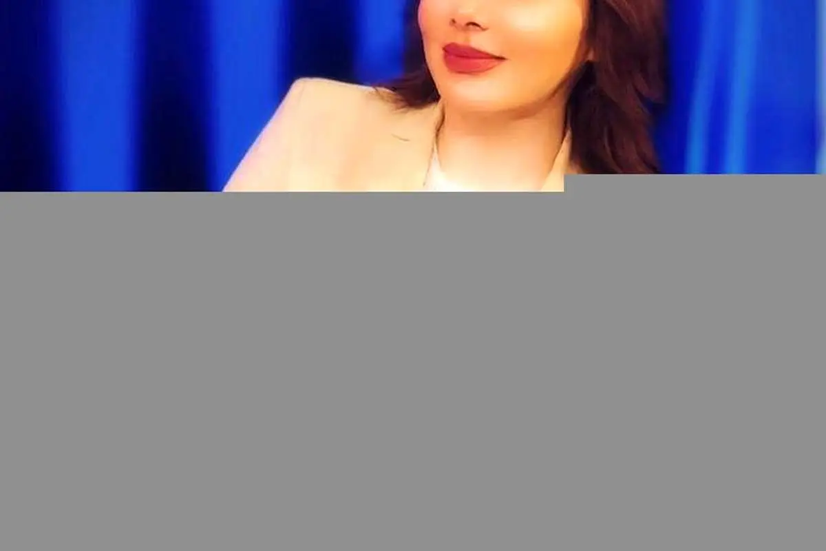 (فیلم) گریه مجری زن عراقی هنگام اعلام خبر استعفای نخست وزیر