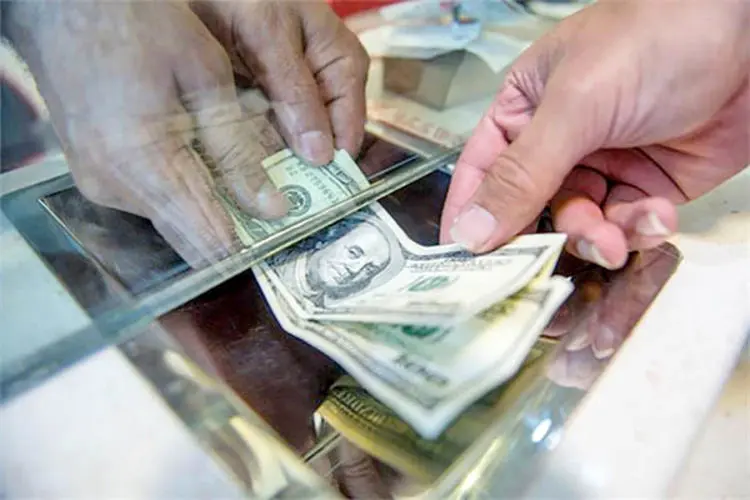 آرامش ارزی در حضور دلالان