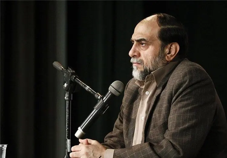 رحیم‌پور ازغدی: افزایش یک‌باره قیمت بنزین صحیح نبود