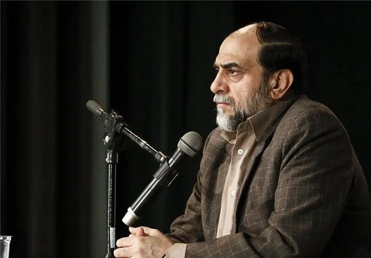 رحیم‌پور ازغدی: افزایش یک‌باره قیمت بنزین صحیح نبود