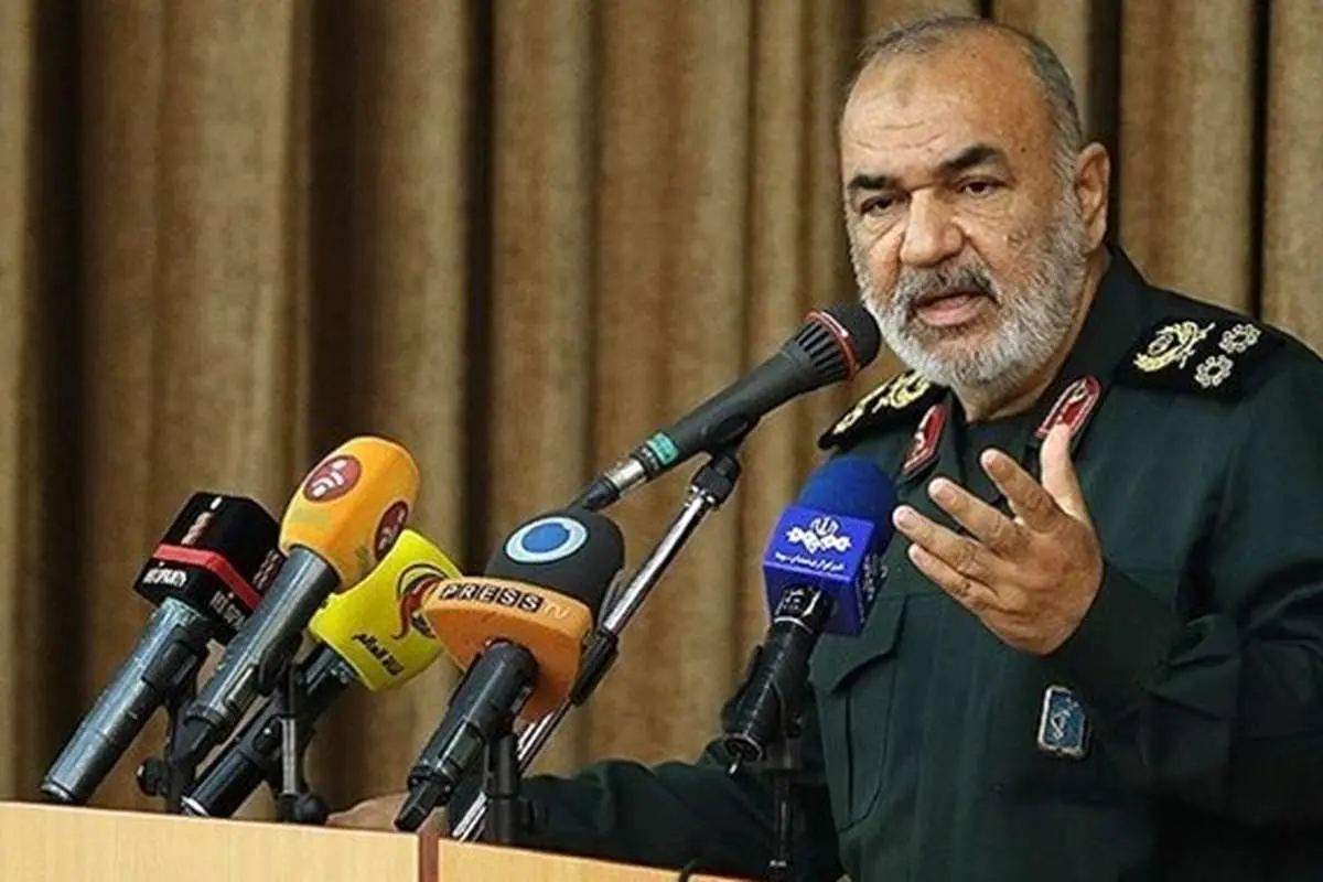 فرمانده سپاه خطاب به بسیجیان: به اندازه موهای سرتان موشک داریم