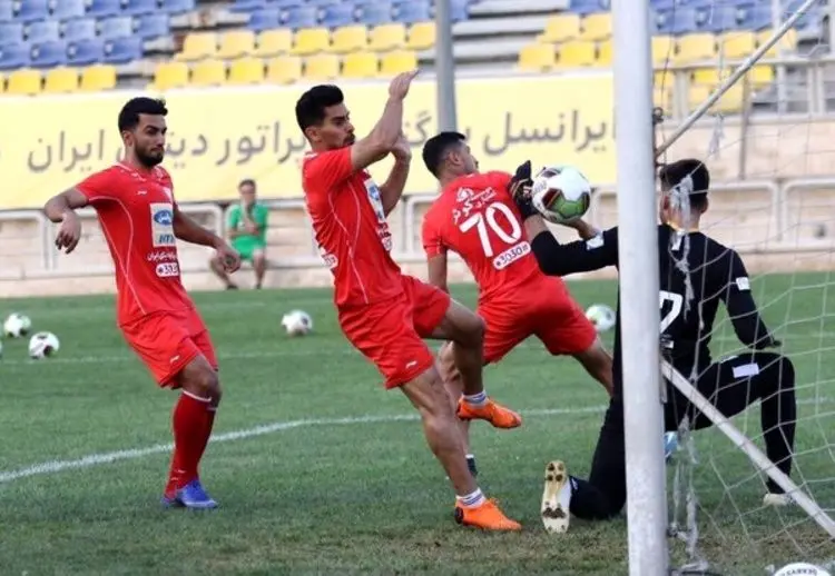 درگیری در تمرین پرسپولیس؛ کالدرون دو ستاره تیمش را کنار گذاشت
