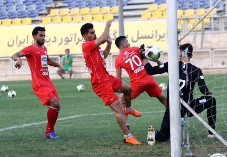 درگیری در تمرین پرسپولیس؛ کالدرون دو ستاره تیمش را کنار گذاشت