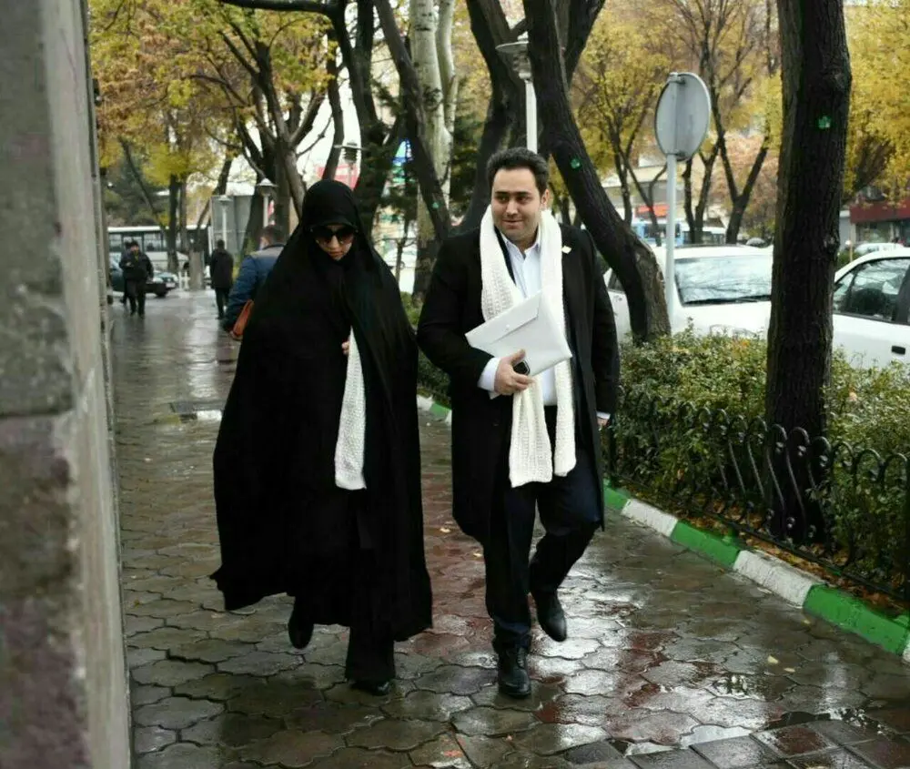 (تصویر) شال ست داماد و دختر رئیس‌جمهور سوژه شد