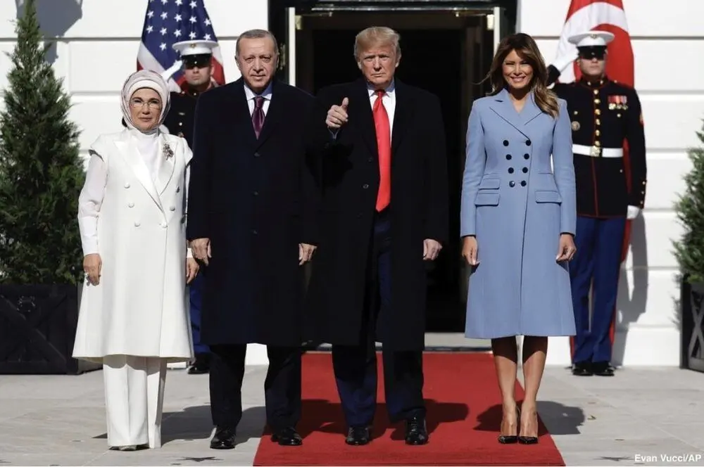 (عکس) پوشش همسران ترامپ و اردوغان در کاخ سفید